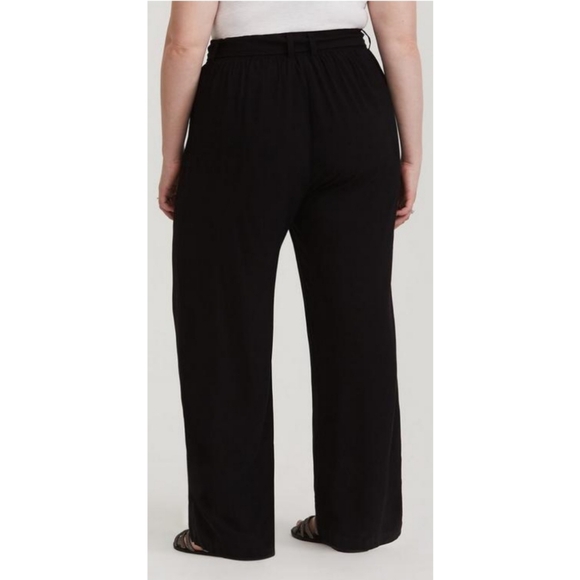 torrid | Wide Leg Pant - Black Challis - Picture 3 of 6